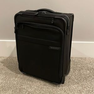 Briggs & Riley 2 wheel roller bag, small cabin Baseline model.